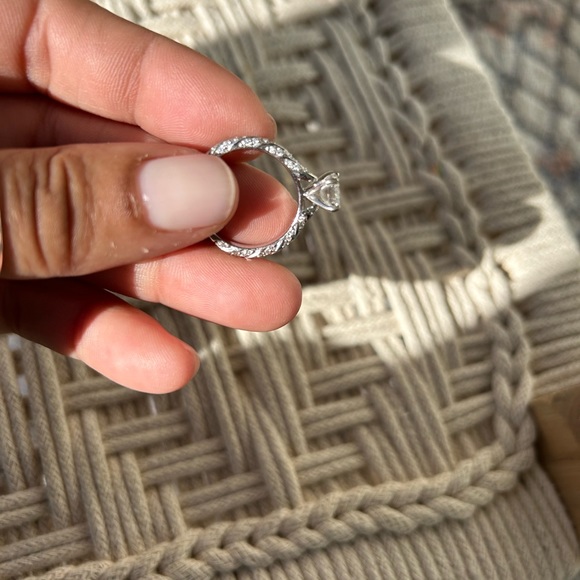 2cwt diamond emerald ribbon band lab grown engagement ring - Picture 8 of 11